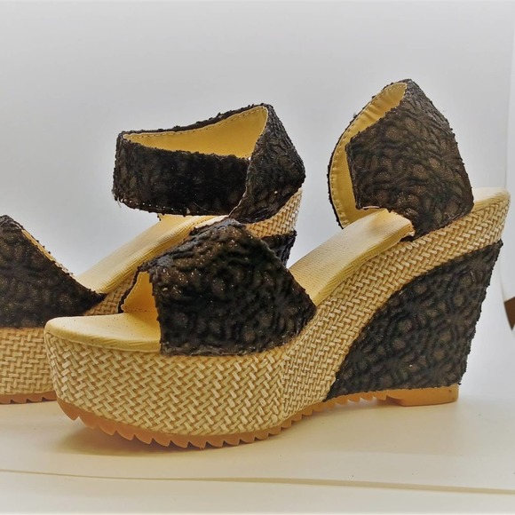 7.5 New Wedge Sandal High Heel Shoe - Picture 2 of 11